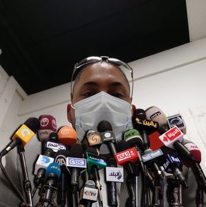 Meet your Posher, Troy